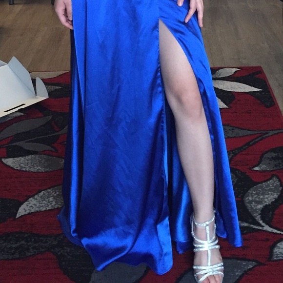 Prom dress - Picture 2 of 4